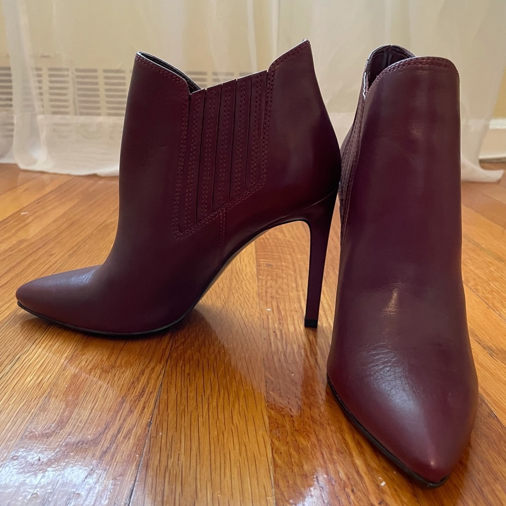 Guess brand new maroon booties